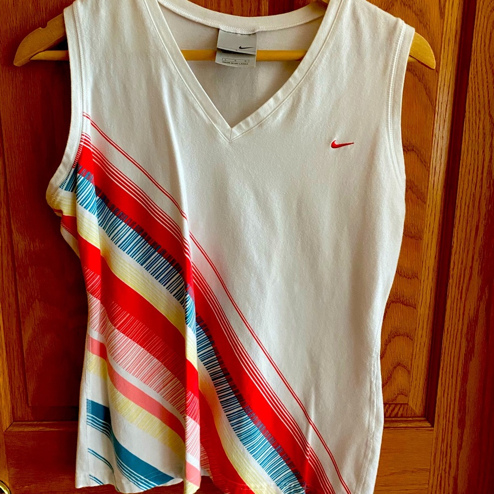 Nike sleeveless V-neck athletic shirt - Picture 1 of 4
